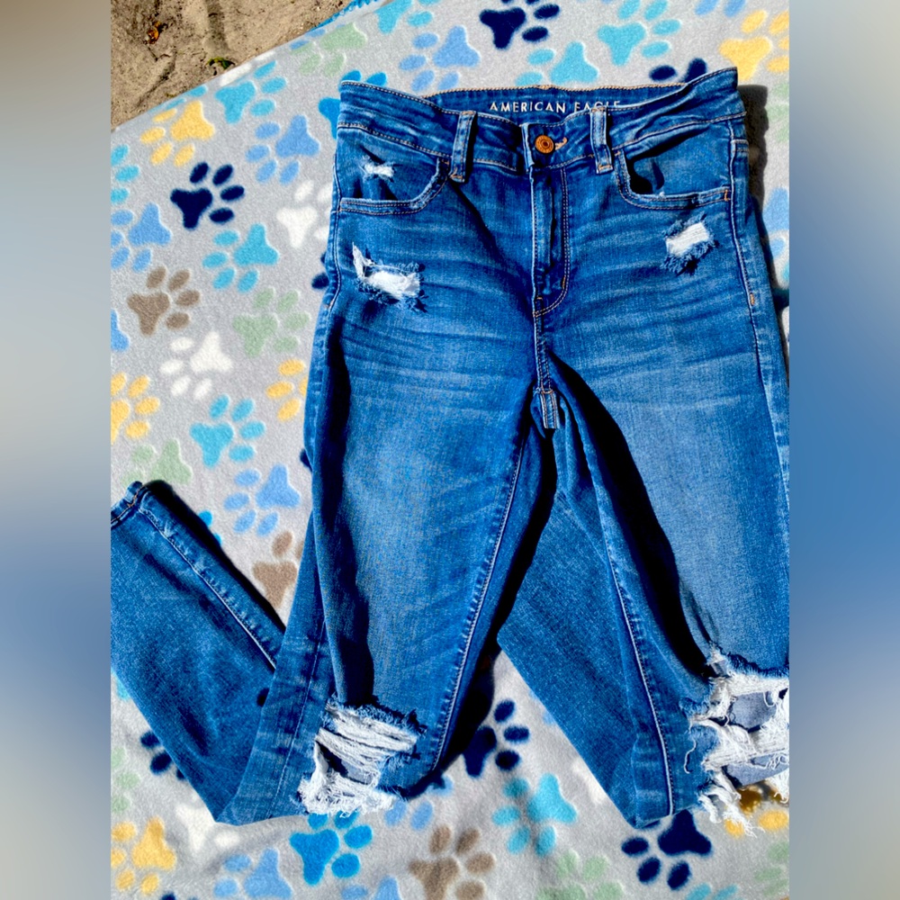 American Eagle- size 6 - high waisted jeans